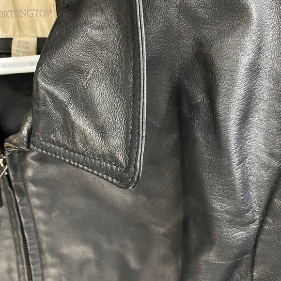Black Leather Jacket Worthington. - Picture 3 of 8